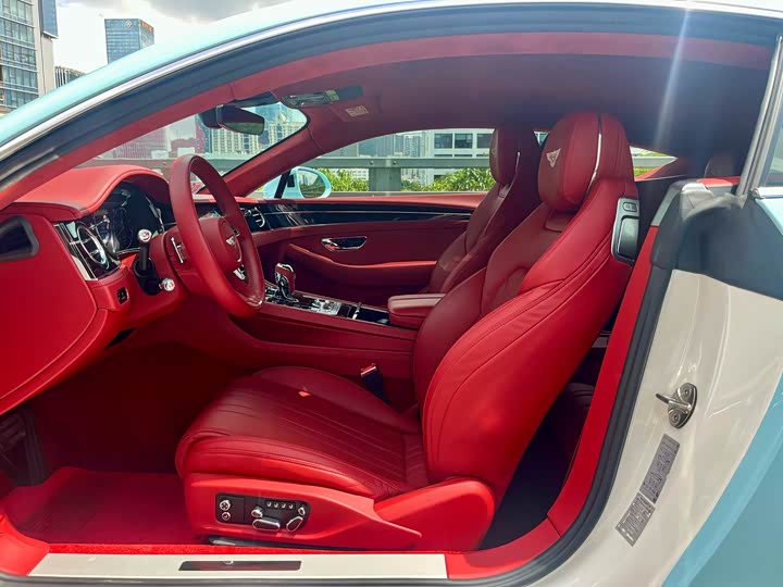 Фото 7 - Bentley Continental GT