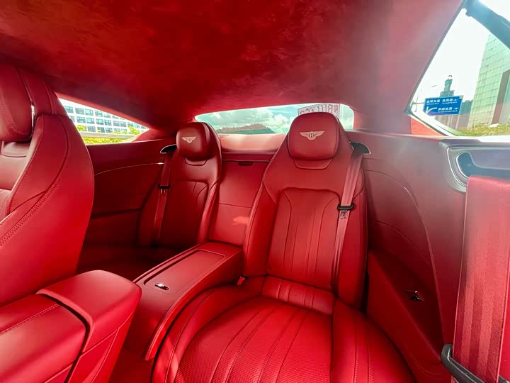 Фото 8 - Bentley Continental GT