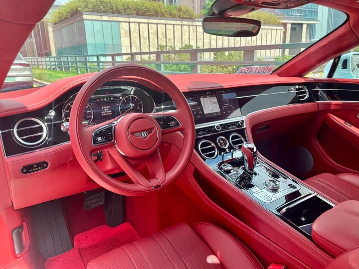 Фото 9 - Bentley Continental GT