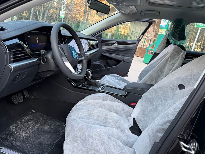 Фото 4 - Volkswagen Passat Hybrid