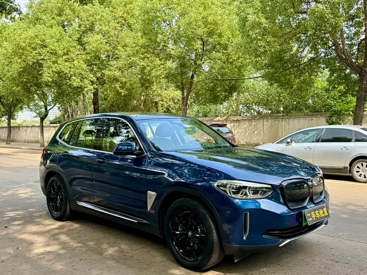 Фото 3 - BMW iX3