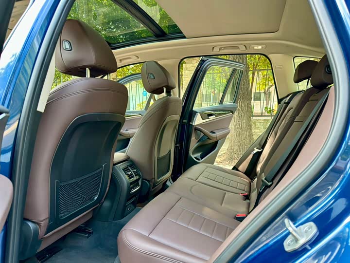 Фото 6 - BMW iX3