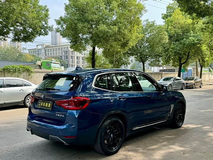 Фото 7 - BMW iX3