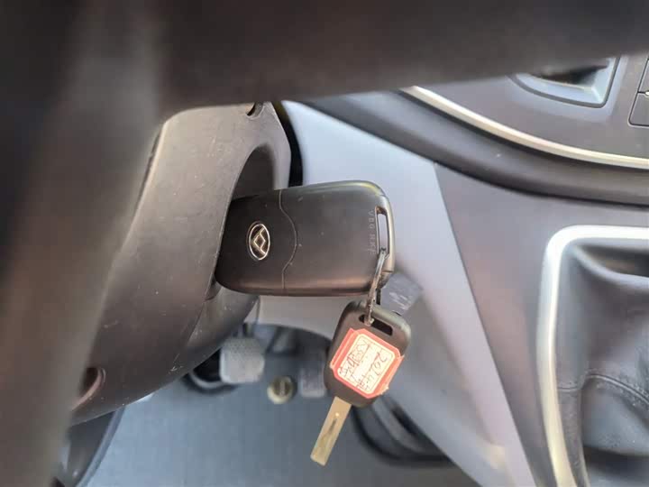 Фото 9 - Maxus V80