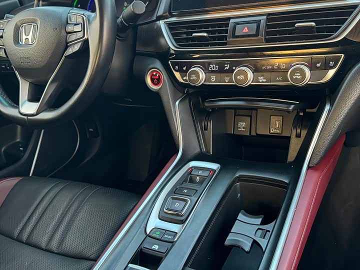 Фото 4 - Honda Inspire