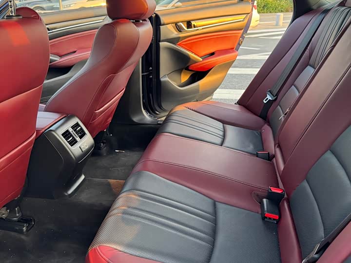 Фото 7 - Honda Inspire