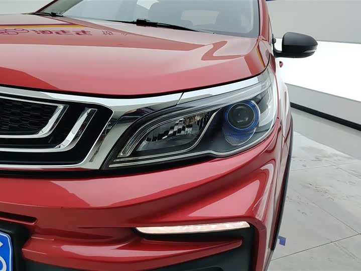 Фото 5 - Geely Vision X3