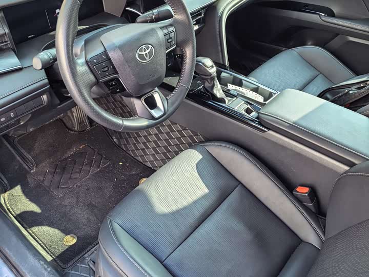 Фото 6 - Toyota Camry