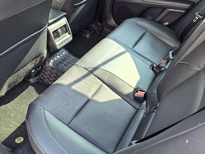 Фото 7 - Toyota Camry