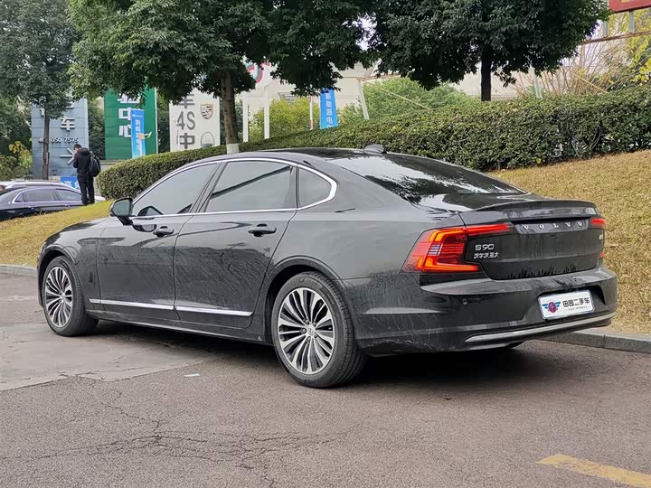 Фото 4 - Volvo S90