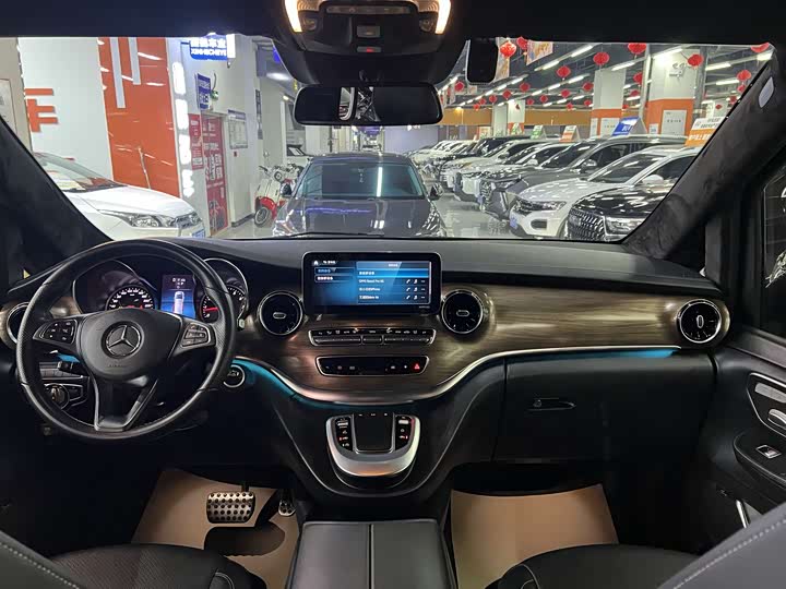 Фото 4 - Mercedes-Benz V-Class