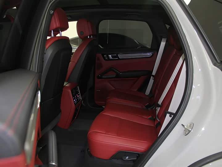 Фото 7 - Porsche Cayenne