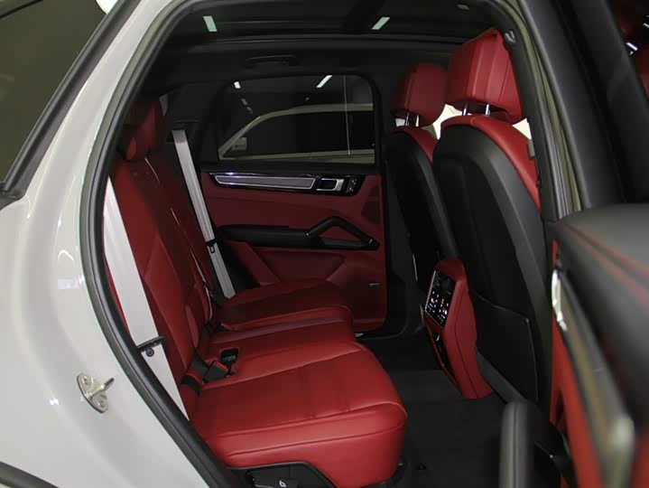 Фото 8 - Porsche Cayenne