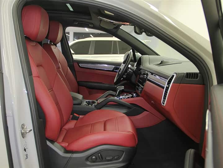 Фото 9 - Porsche Cayenne