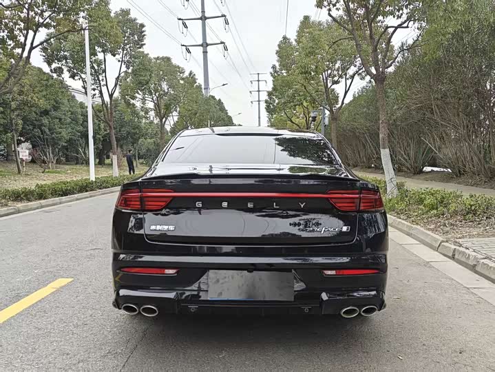 Фото 6 - Geely Preface