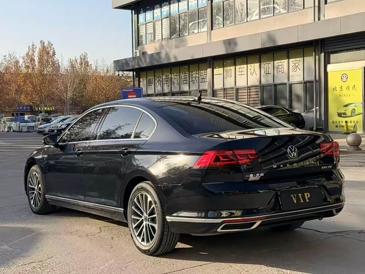 Фото 7 - Volkswagen Magotan