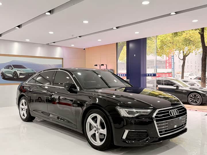 Фото 3 - Audi A6L