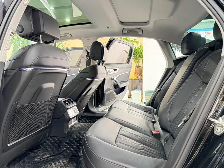 Фото 6 - Audi A6L