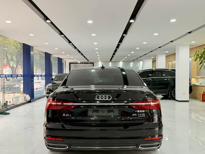 Фото 8 - Audi A6L