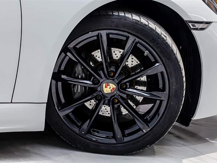 Фото 2 - Porsche 718