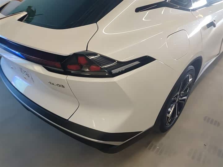 Фото 8 - Changan Deepal SL03