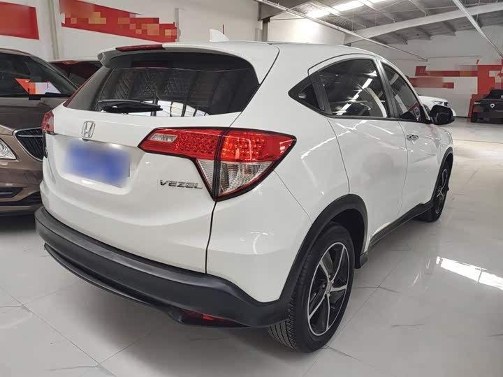 Фото 7 - Honda Vezel