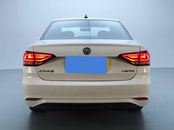 Фото 3 - Volkswagen Lavida