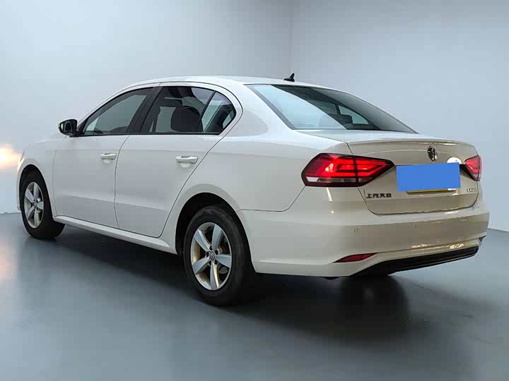 Фото 4 - Volkswagen Lavida