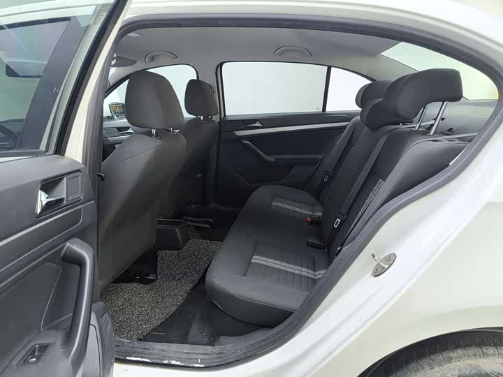 Фото 8 - Volkswagen Lavida