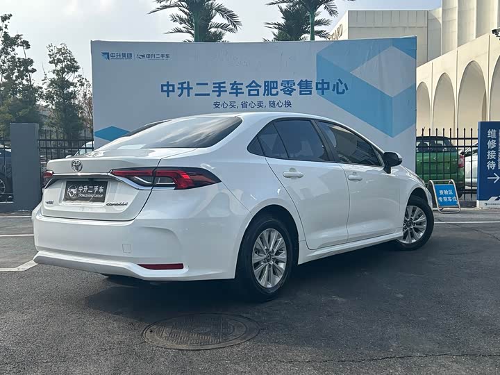 Фото 8 - Toyota Corolla