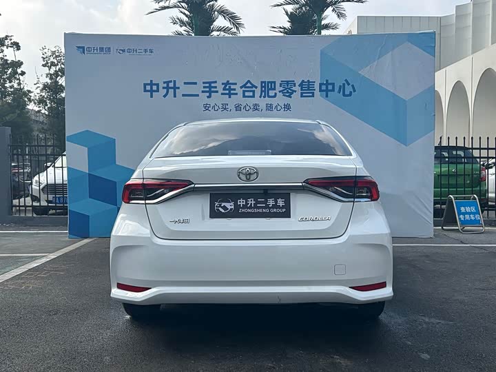 Фото 9 - Toyota Corolla