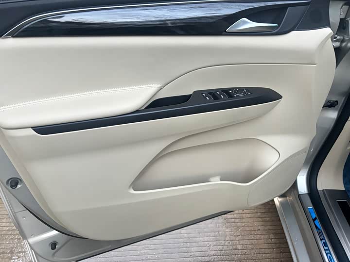 Фото 5 - Buick GL8 ES