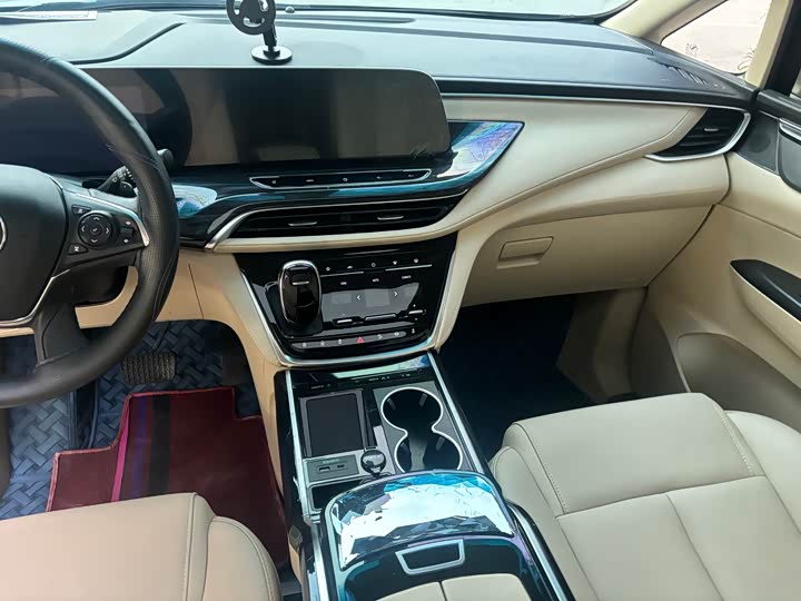 Фото 9 - Buick GL8 ES