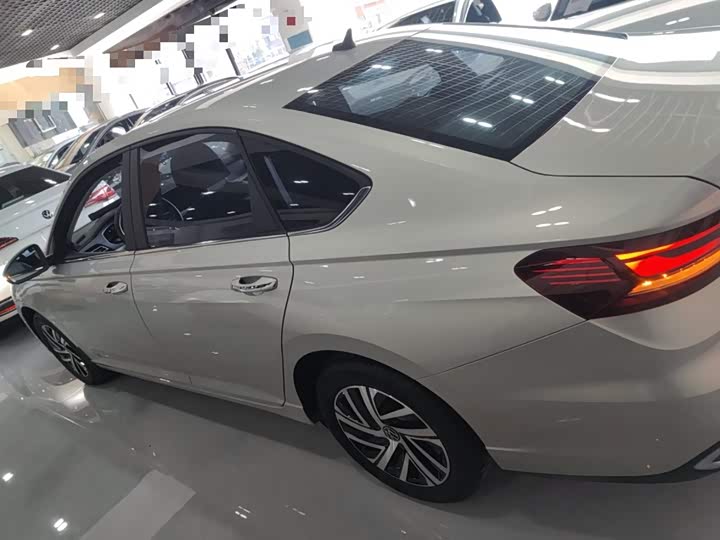 Фото 5 - Volkswagen Lavida