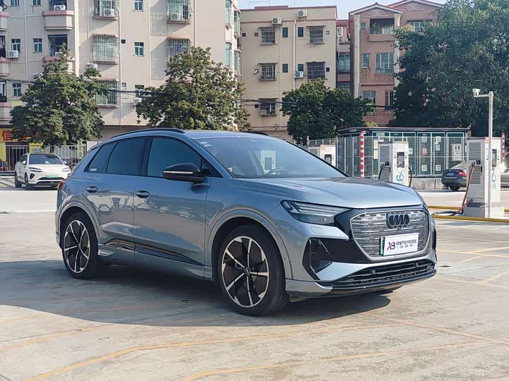 Фото 3 - Audi Q4 e-tron