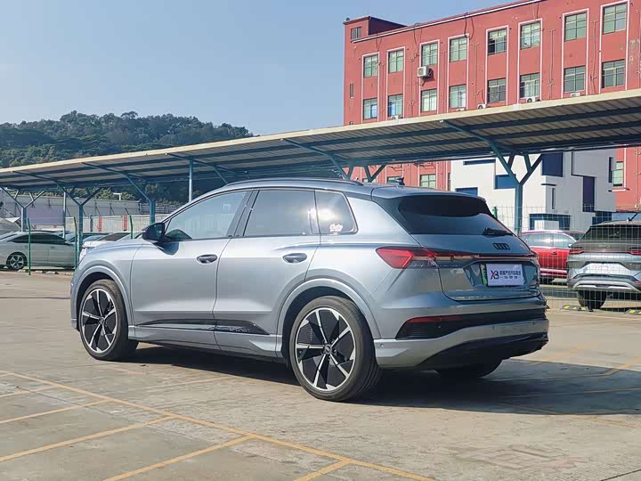 Фото 8 - Audi Q4 e-tron