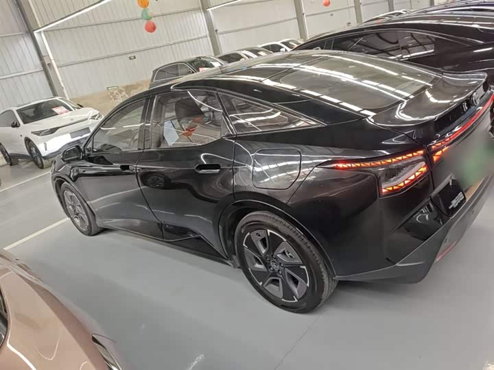 Фото 5 - Toyota bZ3