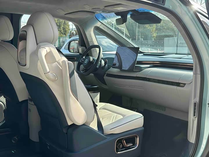 Фото 7 - Zeekr Mix