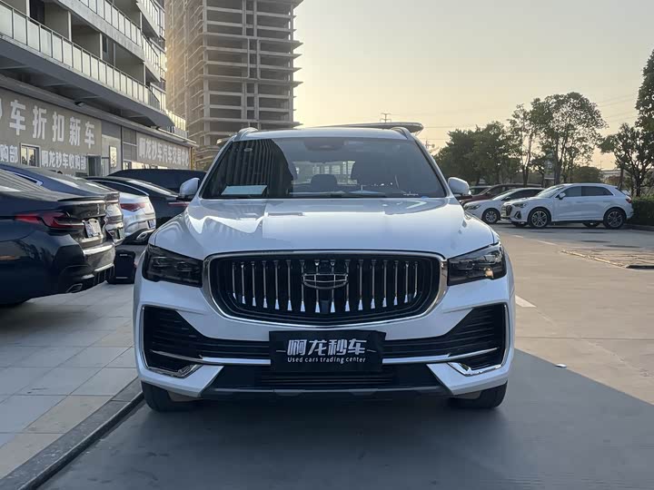 Фото 2 - Geely Monjaro