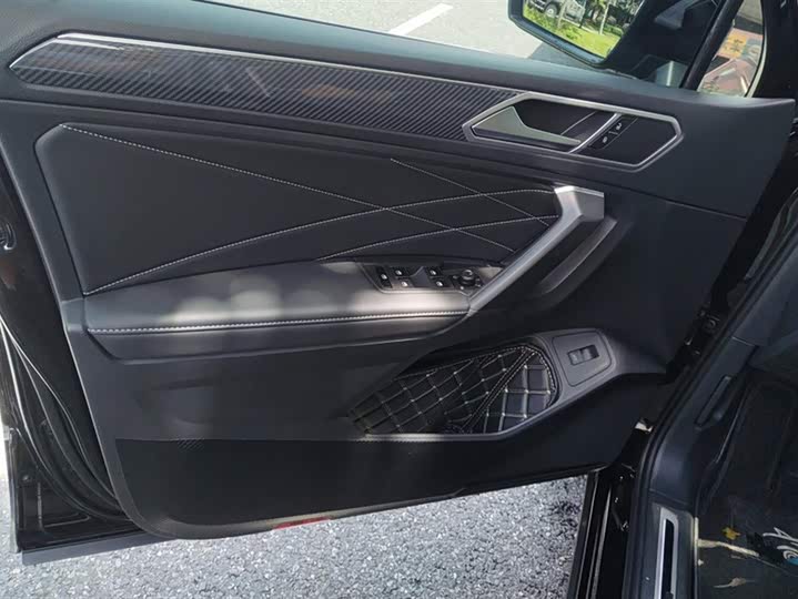 Фото 7 - Volkswagen Tiguan L Pro