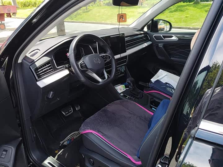 Фото 9 - Volkswagen Tiguan L Pro