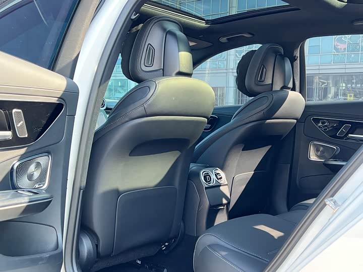 Фото 9 - Mercedes-Benz C-Class