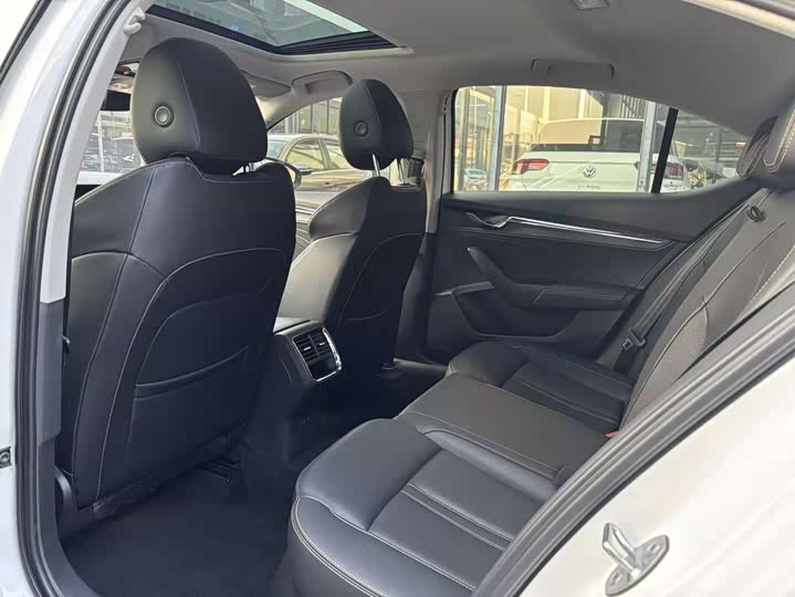 Фото 8 - Skoda Octavia Pro