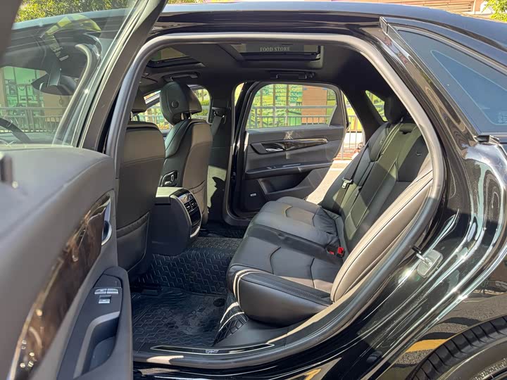 Фото 8 - Cadillac CT6