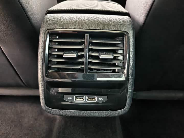 Фото 9 - Volkswagen Sagitar L