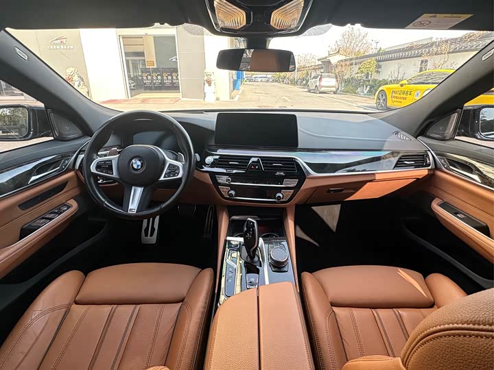 Фото 9 - BMW 6 Series GT