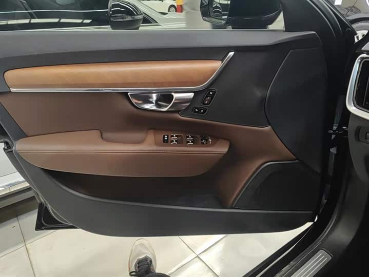 Фото 7 - Volvo S90