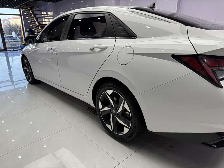 Фото 5 - Hyundai Elantra N line