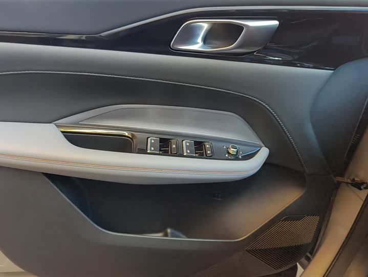 Фото 7 - Changan Oshan Z6