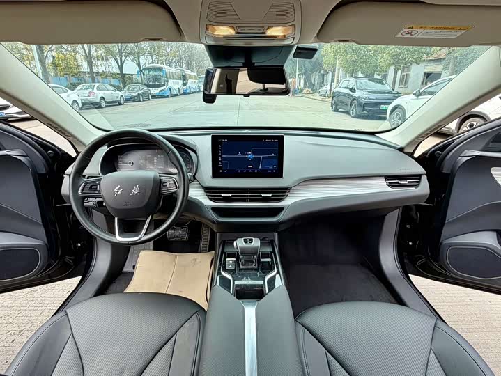 Фото 5 - Hongqi E-QM5